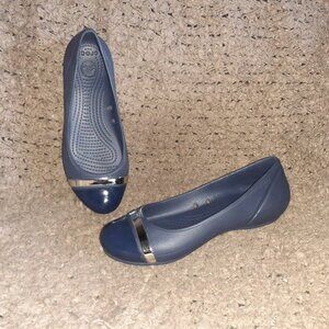 CROCS-Silver Stripe-Navy Blue Slip On Cap Toe Ballet Flats-Size 6-Near Mint